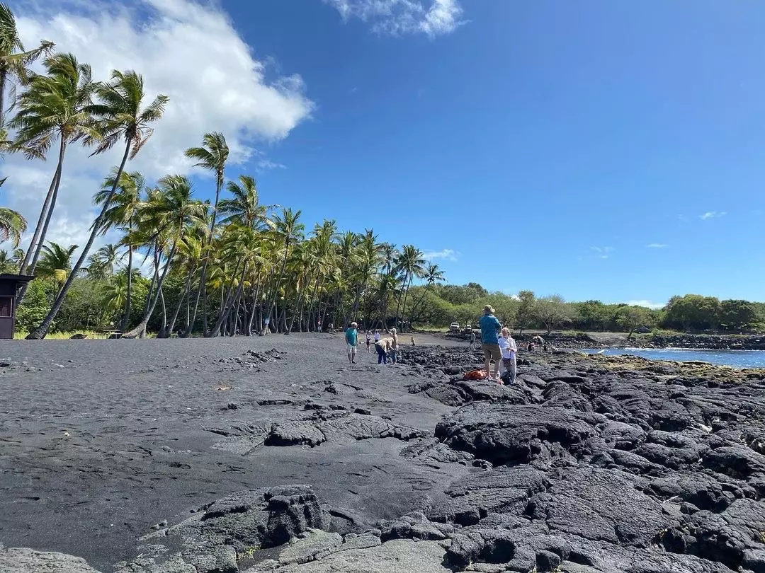 キラウエア火山　プナルウ黒砂海岸