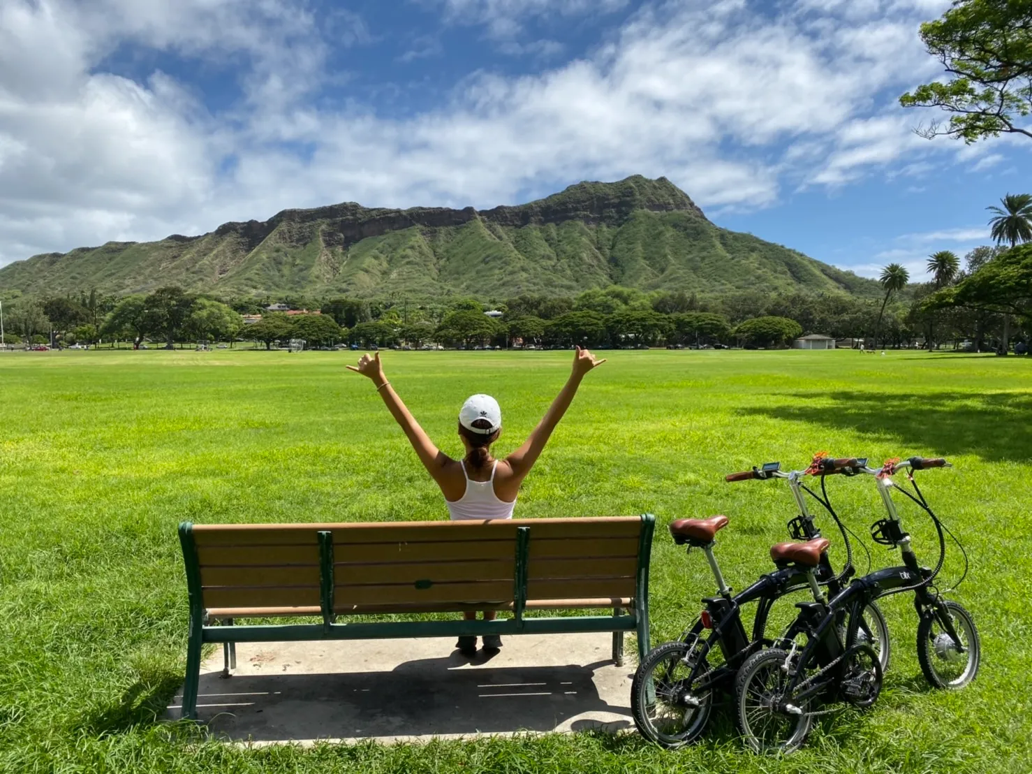 電動自転車と女性